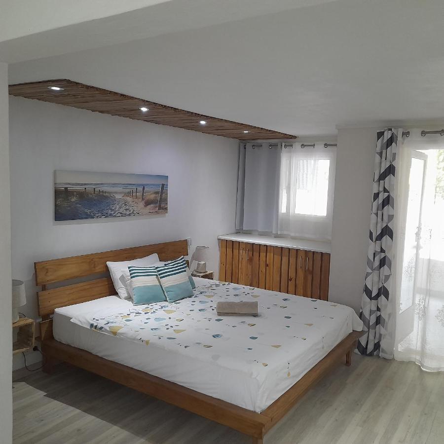 Holiday Surf Lodge Tamarin Buitenkant foto